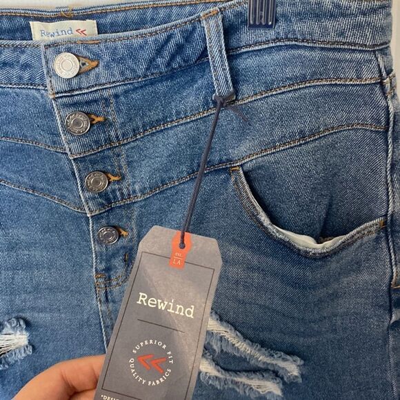NWT- rewind high rise, medium wash- distressed Jean shorts- size 15/32W - Picture 5 of 13